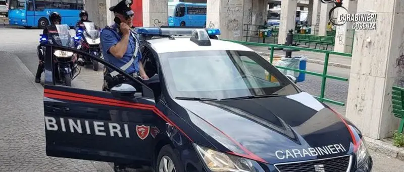 Cosenza, spaccio di droga nel cuore della città: arrestati quattro minorenni