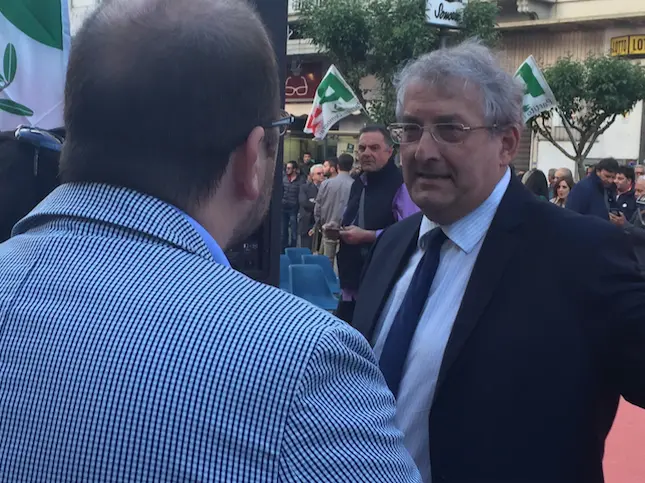 Magorno, attacco frontale a Boccia: «E' il capo della \"banda dei falsari\"»