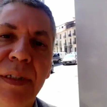 Totem a Cosenza, il M5S: «Spreco di denaro pubblico». Tutte le accuse in un video