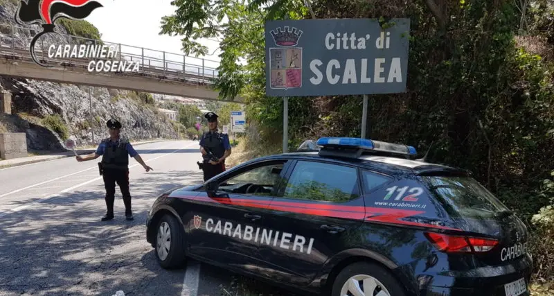 Blitz antidroga a Scalea: arrestato un 25enne con cocaina e contanti\n