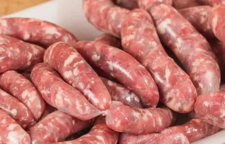 Montalto Uffugo, sequestrate 18 confezioni di salsiccia e soppressata piccante scadute