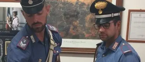 Era ai domiciliari ma continuava a spacciare droga: arrestato dai carabinieri