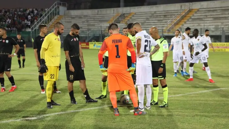 La fotogallery del match di Coppa Italia tra il Monopoli e il Cosenza. Gli scatti sono a cura di Gabriele Latorre e di Paolo Formica.