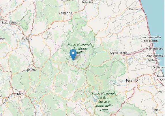 Scossa di terremoto nel centro Italia, gente in strada ad Amatrice