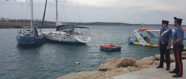 Rubano una barca ad Isola Capo Rizzuto, in manette due persone