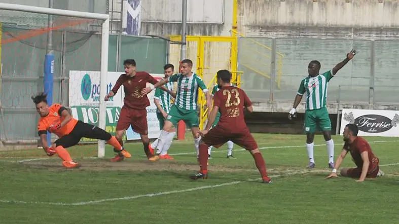 Vigor Lamezia in Eccellenza, esclusa l'Olympic Rossanese