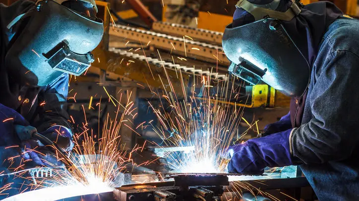 Contratto dei metalmeccanici, il motore della produzione industriale italiana