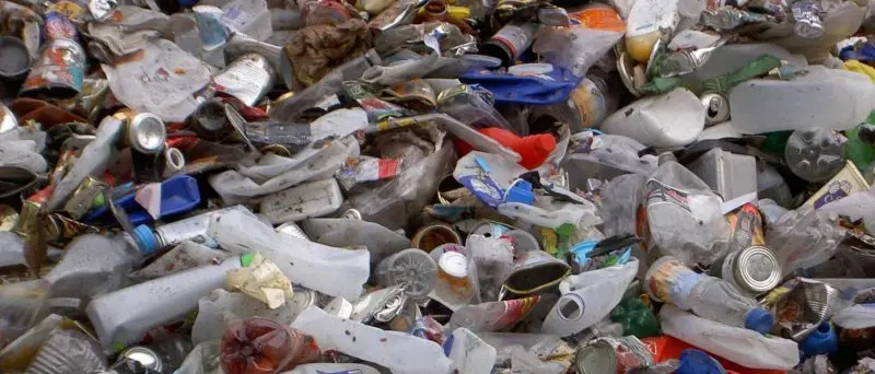 Emergenza rifiuti a Cosenza, Vizza: «Colpa della cattiva gestione regionale»