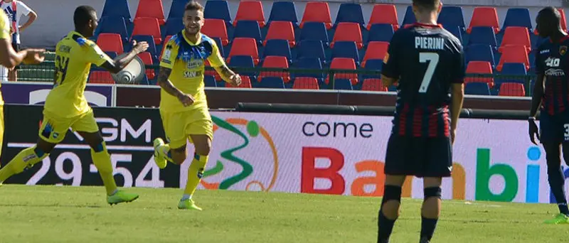 Il Cosenza crolla nel finale. Seconda sconfitta al \"Marulla\", passa il Pescara