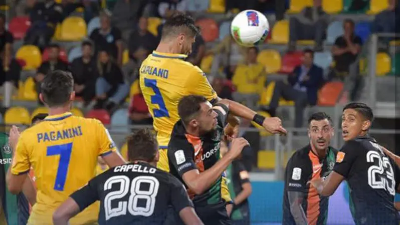 Frosinone-Venezia, Capello lancia i lagunari, Capuano salva Nesta
