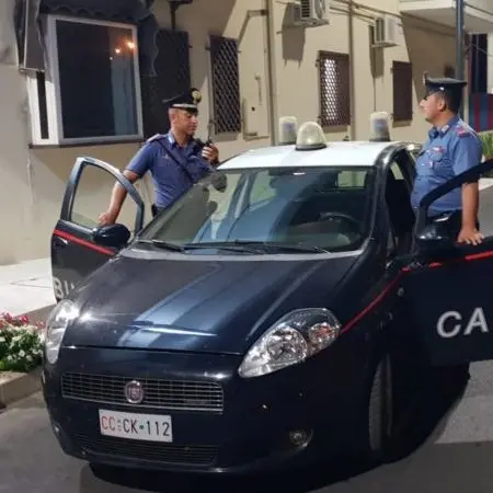 Rocca Imperiale, carabinieri sventano un incendio e arrestano un ragazzo