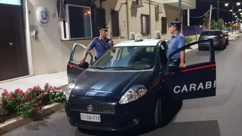 Rocca Imperiale, carabinieri sventano un incendio e arrestano un ragazzo
