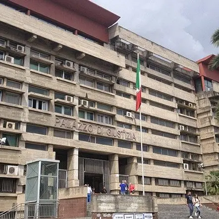 Cosenza, sigilli violati: imputato assolto in primo grado