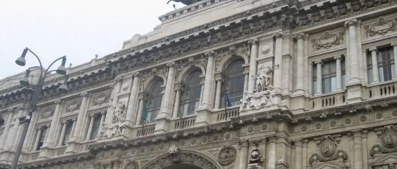 Rudisi in carcere senza la presenza dell'avvocato. La Cassazione annulla