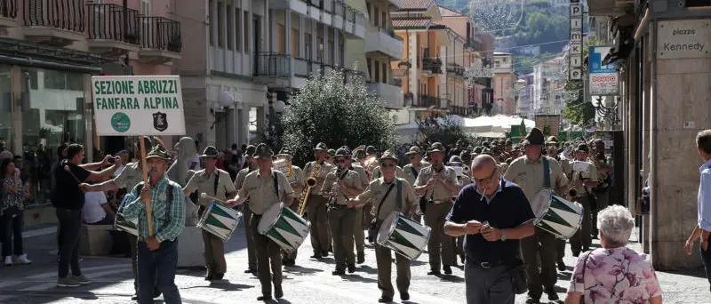 Cosenza invasa dagli alpini, ecco tutte le foto delle penne nere