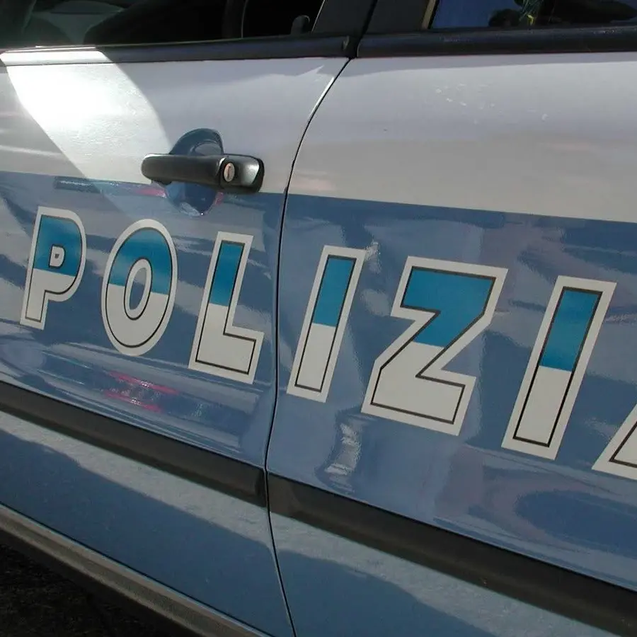 Immigrazione, maxi blitz in 23 province: scoperti falsi contratti e permessi irregolari anche in Calabria\n