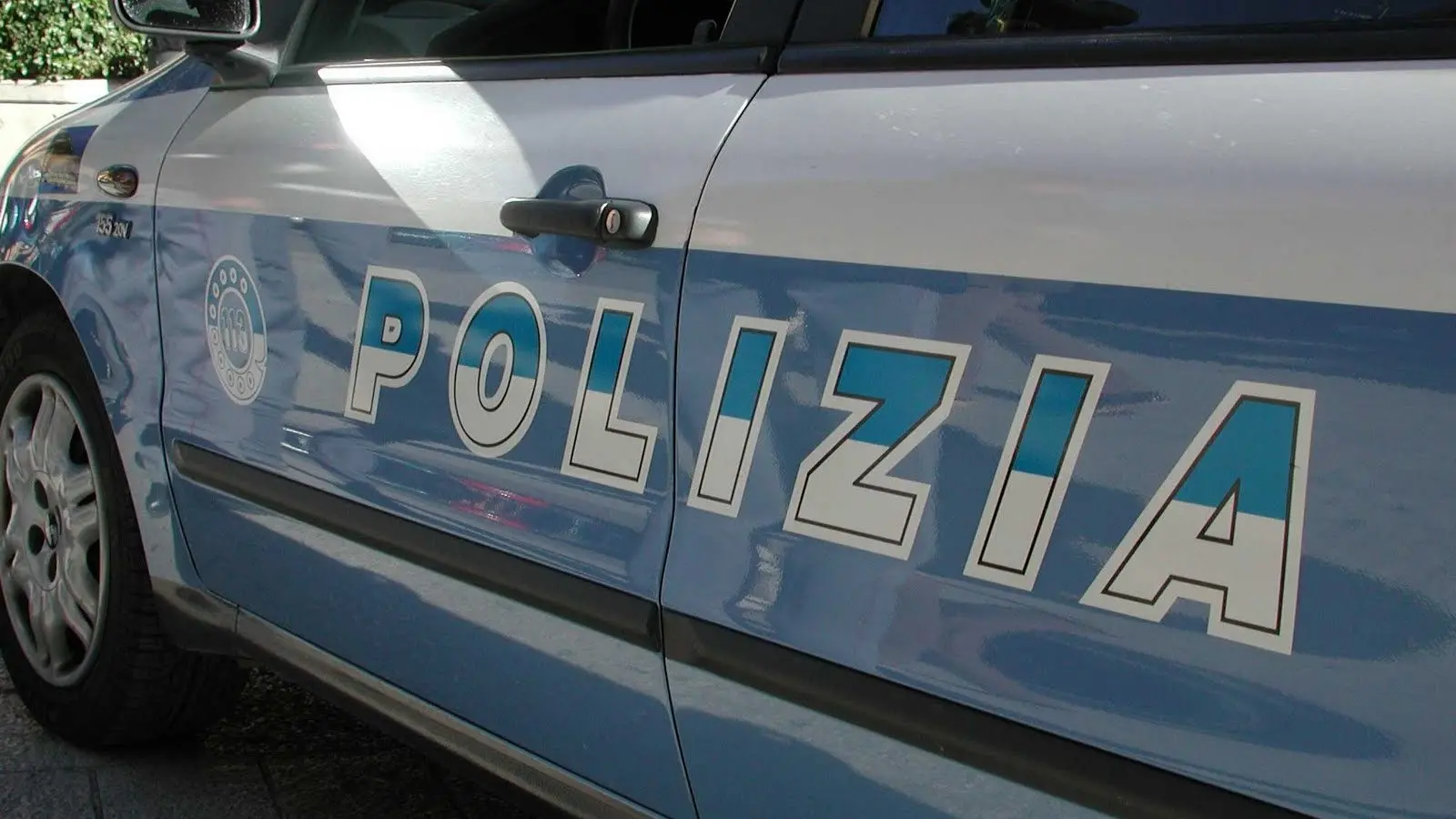 Immigrazione, maxi blitz in 23 province: scoperti falsi contratti e permessi irregolari anche in Calabria\n