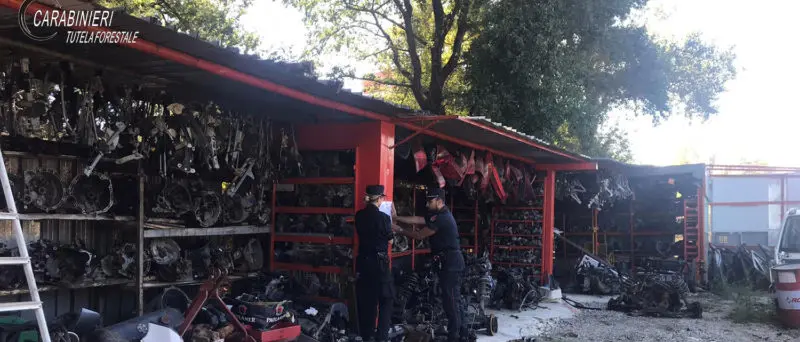 Montalto Uffugo, carabinieri forestale sequestrano carrozzeria abusiva