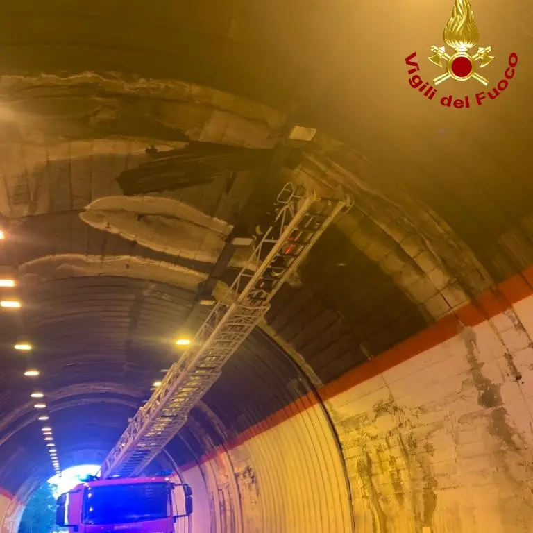 Forte vento tra Cosenza e Paola, interventi dei vigili del fuoco FOTO