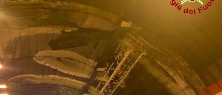 Forte vento tra Cosenza e Paola, interventi dei vigili del fuoco FOTO