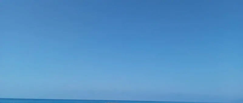 Fine settimana caldo: e c'è chi torna in spiaggia