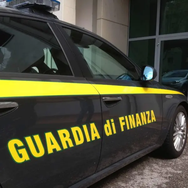 Circuiva anziane con riti esoterici, arrestata insegnante di religione di Reggio Calabria