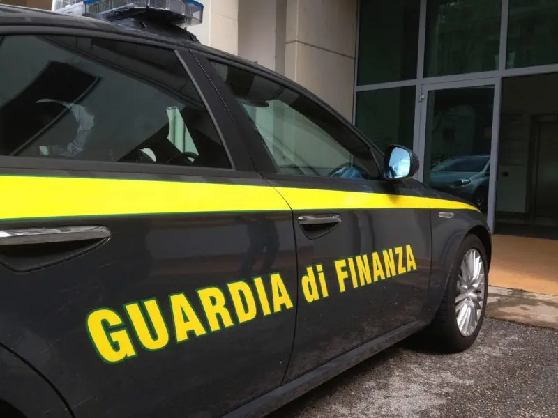 Circuiva anziane con riti esoterici, arrestata insegnante di religione di Reggio Calabria