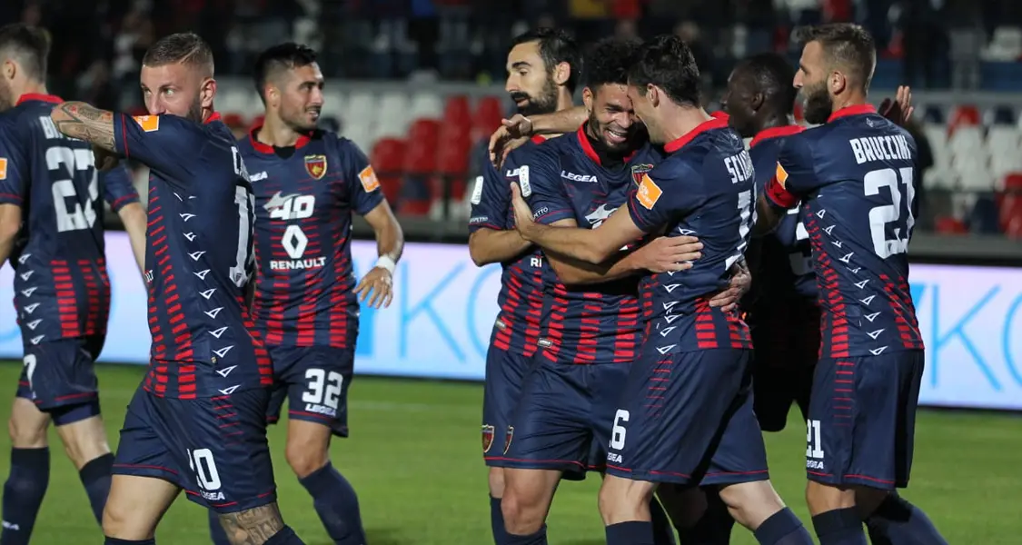 Taglio degli stipendi, raggiunto l'accordo tra il Cosenza e i calciatori