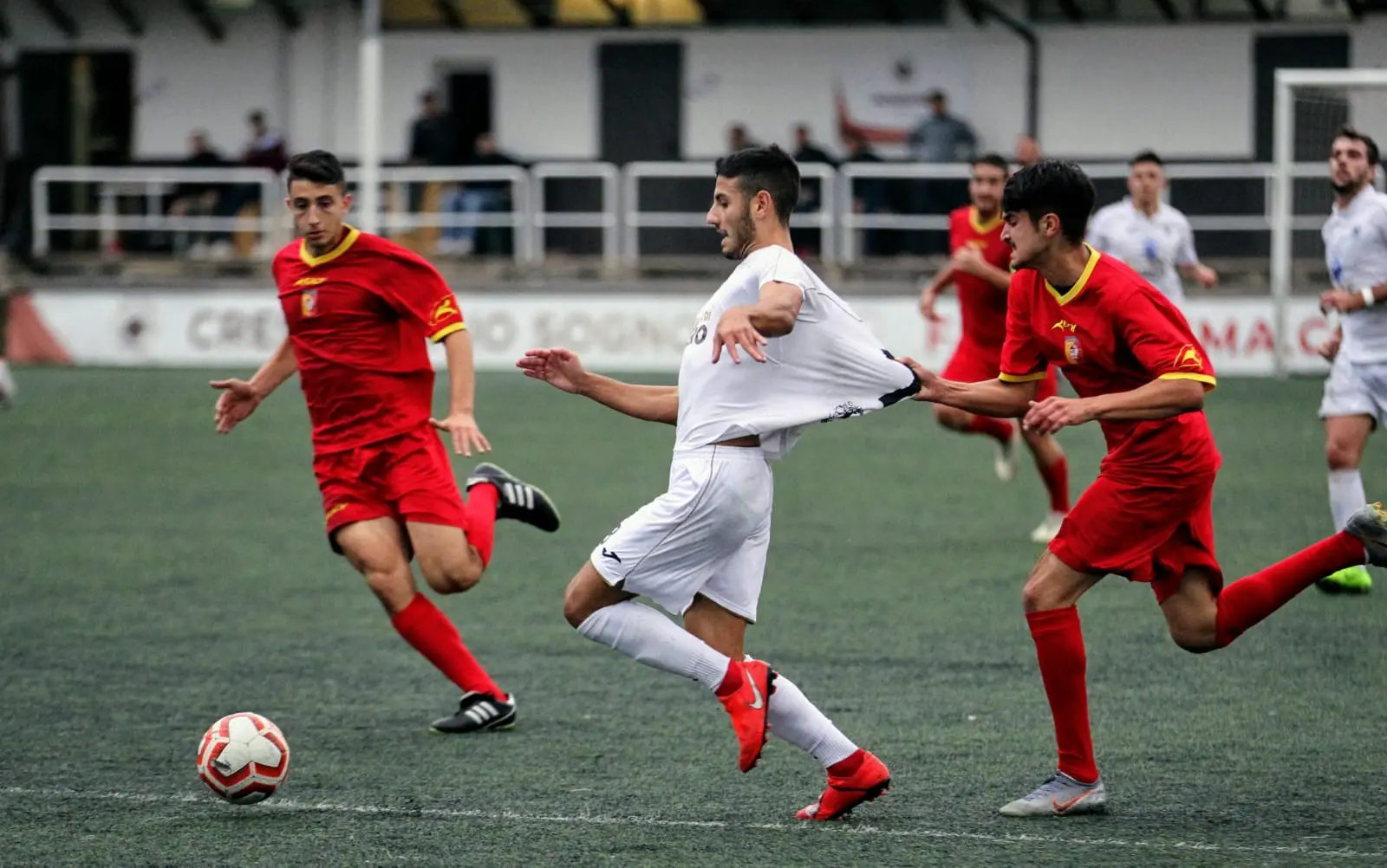 Morrone avanti col brivido. Il Sersale sfiora la clamorosa rimonta (0-2)