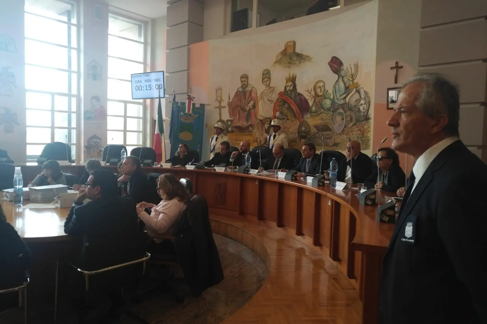 Cosenza, numero legale in Consiglio comunale. Sì al dissesto finanziario