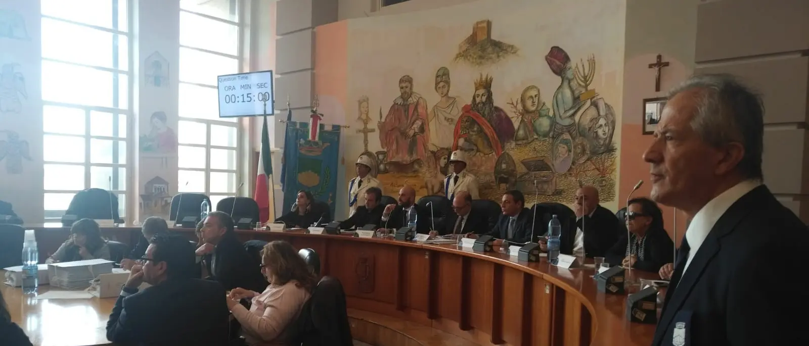 Cosenza, numero legale in Consiglio comunale. Sì al dissesto finanziario