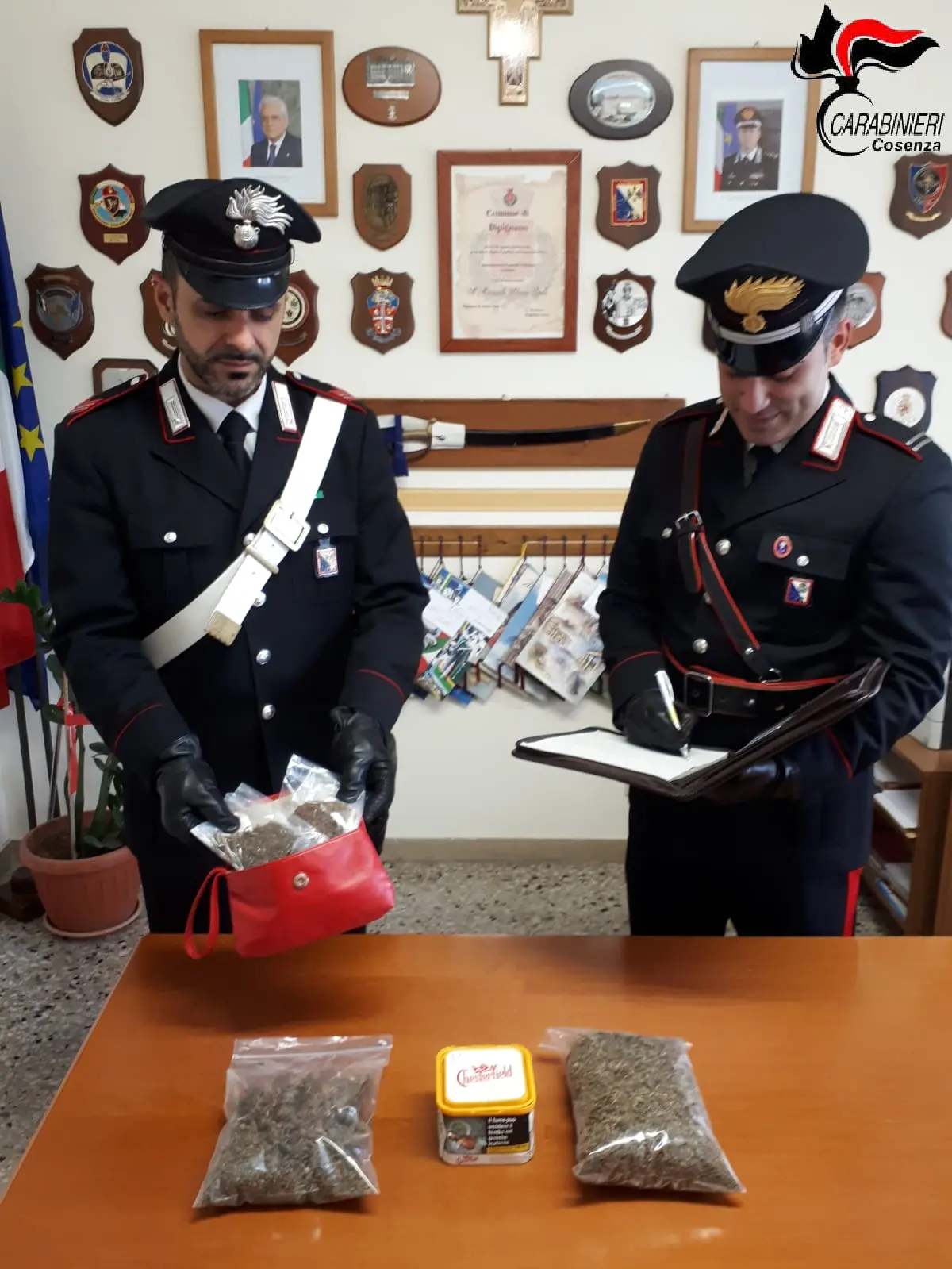 Rogliano, giovane coppia arrestata per spaccio di droga