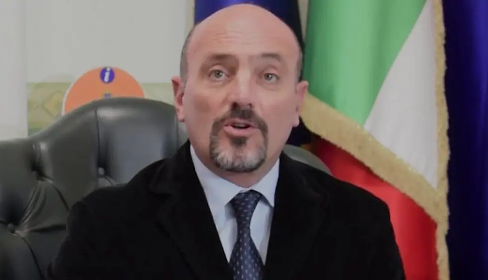 Piscina olimpionica di Crotone, il sindaco Pugliese si dimette