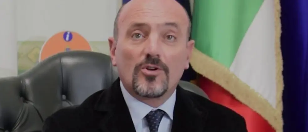 Piscina olimpionica di Crotone, il sindaco Pugliese si dimette