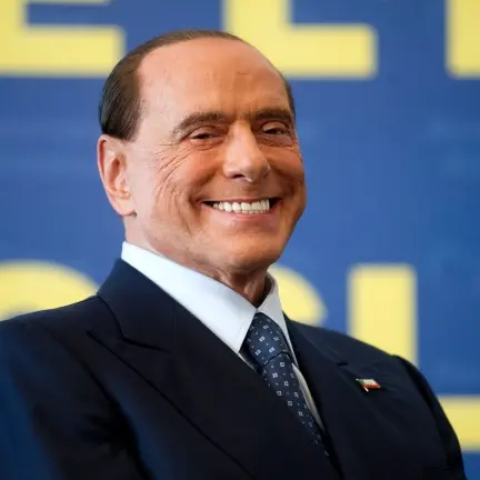 Berlusconi, appello gli Occhiuto. «Uniti con la Santelli». Mario ci pensa