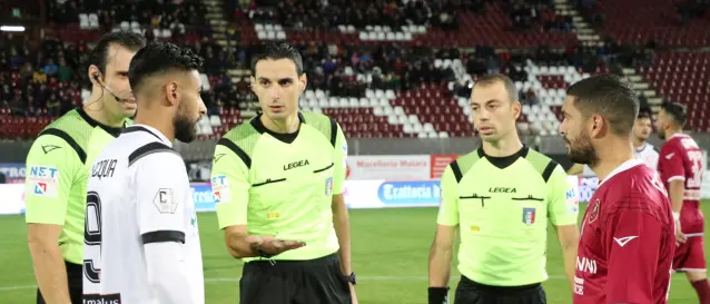 Rende, la Reggina sfonda nel finale. Il ko ha dimensioni pesanti (4-1)