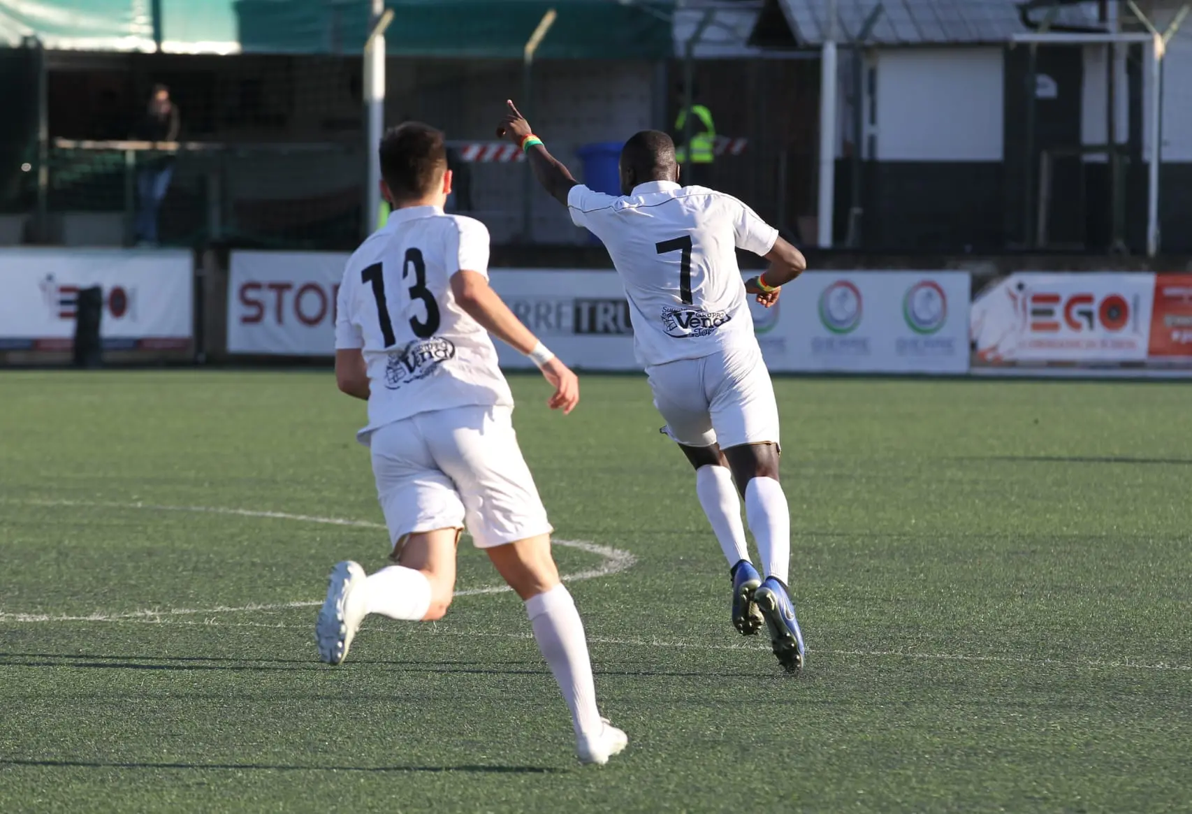 Morrone, un poker all'Isola C.R. per mettersi la crisi alle spalle (4-0)