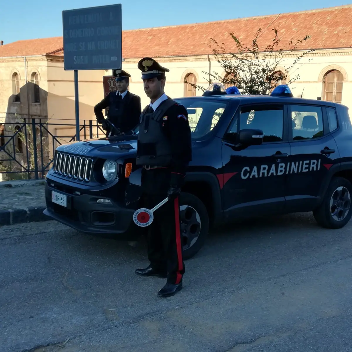 Minaccia e aggredisce la sua ex: un arresto a San Demetrio Corone