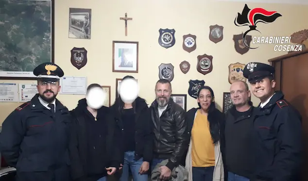 Due ragazzine dalla Francia fino a Bianchi per vivere il loro amore