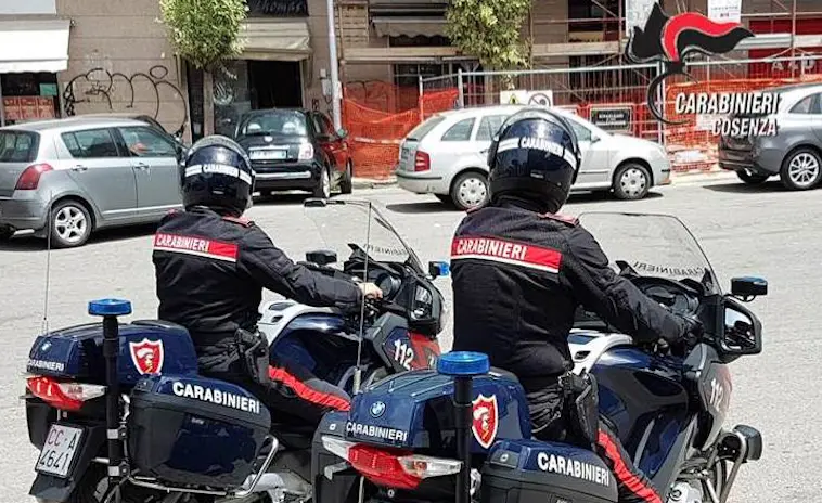 Cosenza, 19enne spacciava nel piazzale Autolinee: scatta l'arresto