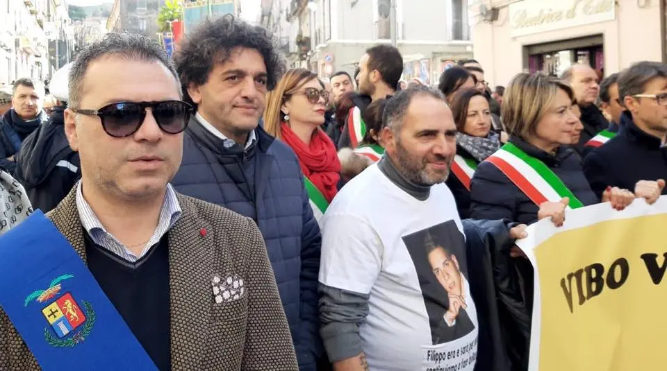 Passeggiata della Legalità a Vibo Valentia, Aiello: «Sostegno ai magistrati»