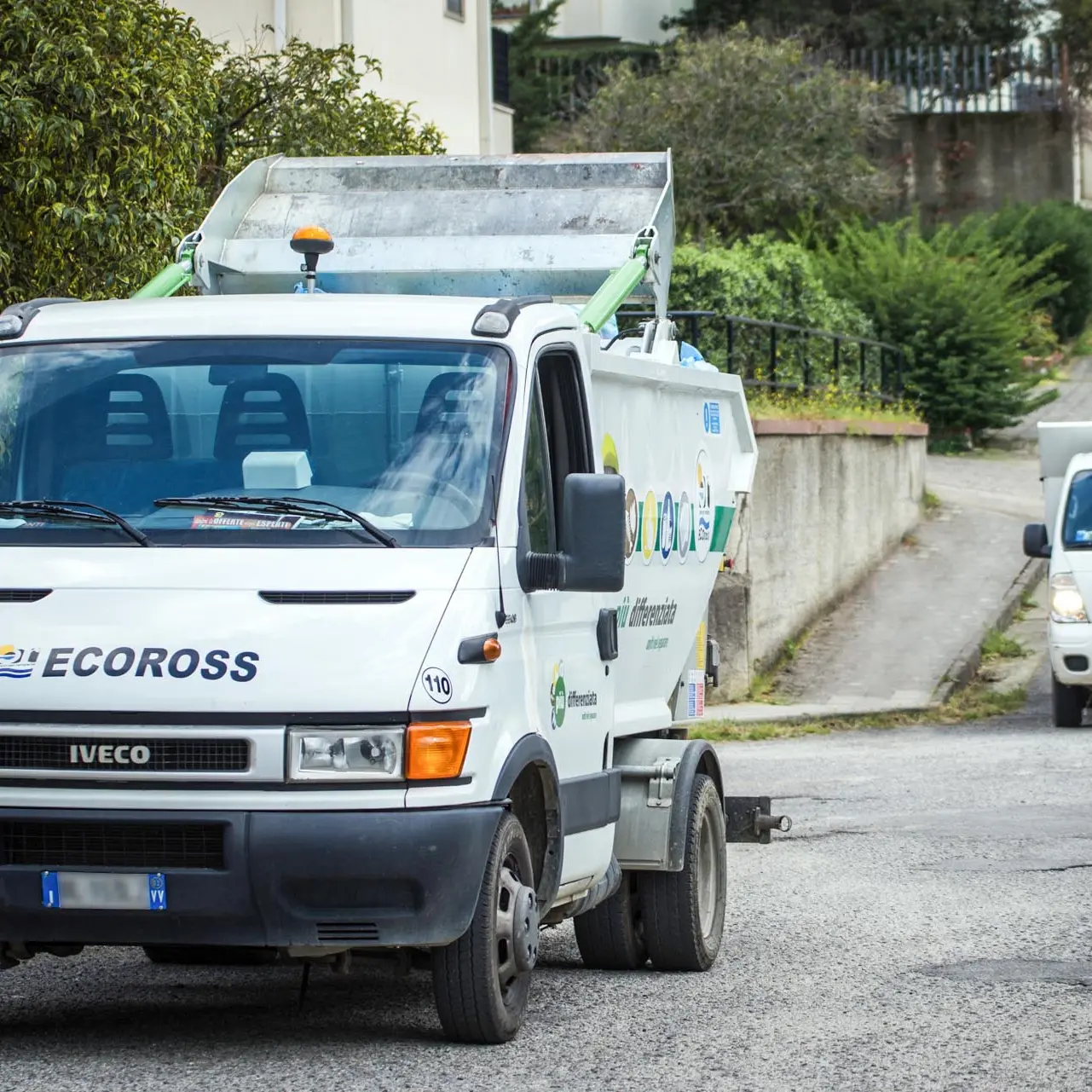 San Demetrio Corone, rubato un automezzo della raccolta rifiuti