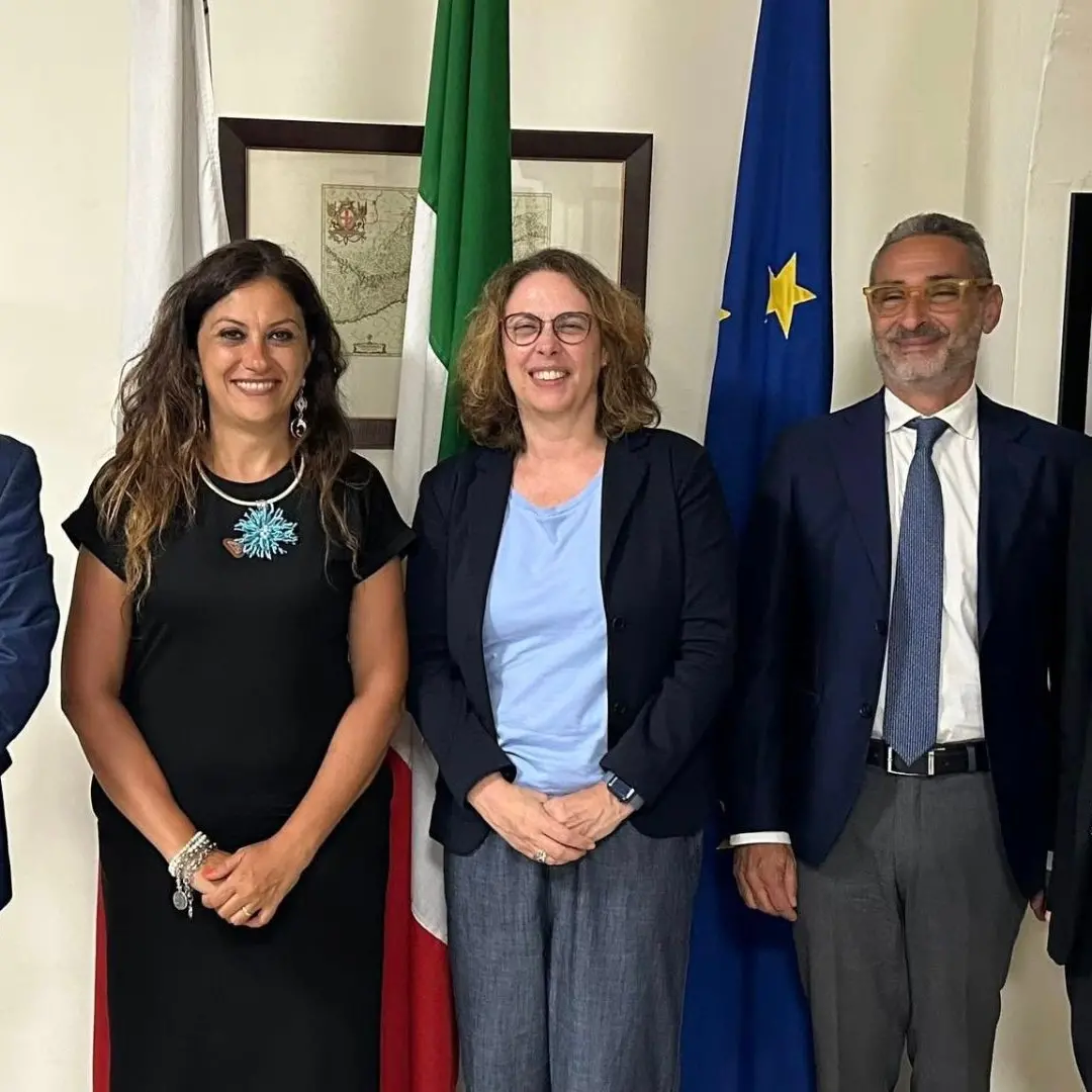 La Provincia di Cosenza ha un buco da 89 milioni ma Succurro continua a viaggiare in giro per il mondo «per promuovere la Sila»\n