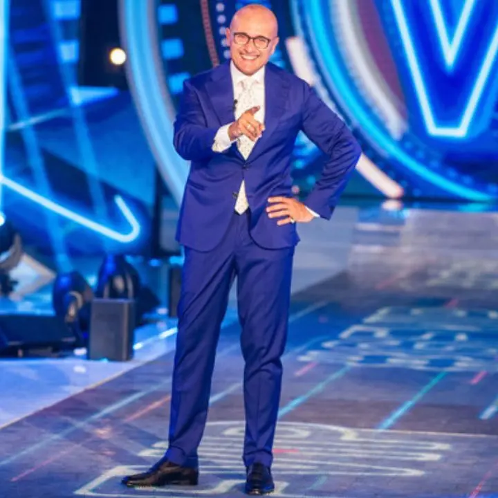 Grande Fratello, in arriva la nuova edizione per celebrare i 25 anni: i nomi caldi, quelli che trattano e chi dice No\n