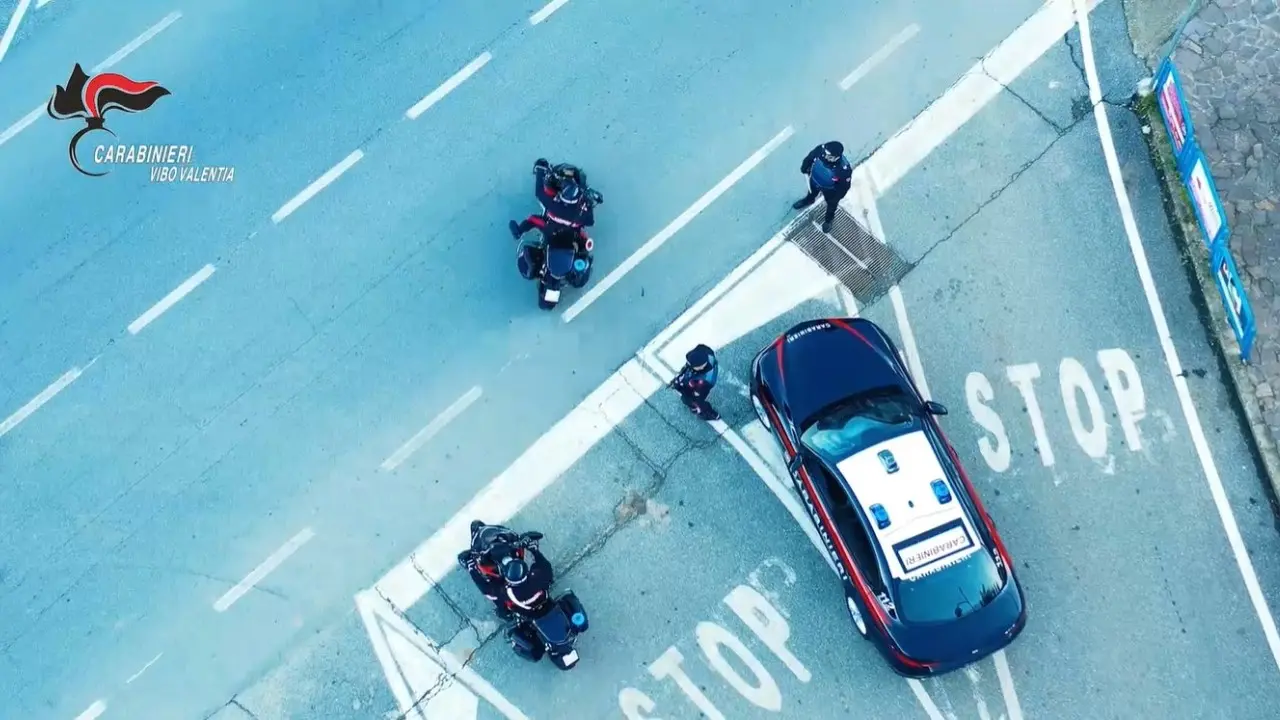 Truffa del finto carabiniere, 39enne fermato ad Acquaro dopo una caccia all’uomo per le strade delle Preserre