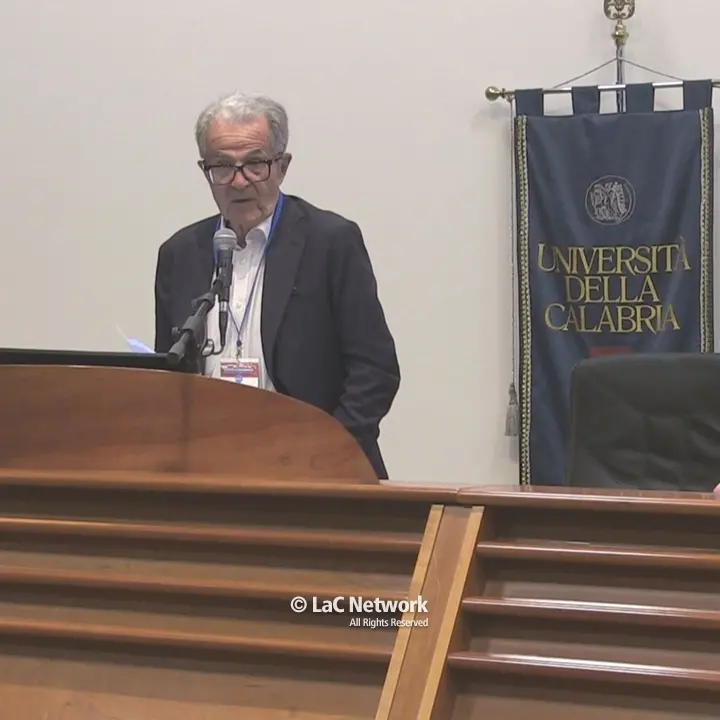 Romano Prodi all’Unical: «Le università cruciali per la costruzione di una società della pace»\n