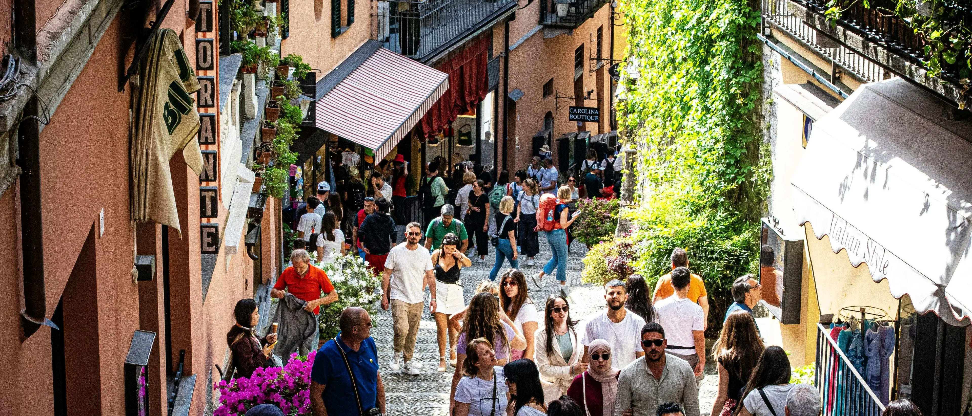 L’Italia si prepara a un’estate affollata: attesi 65\u00A0milioni di turisti, la spesa sfiorerà i 39 miliardi\n