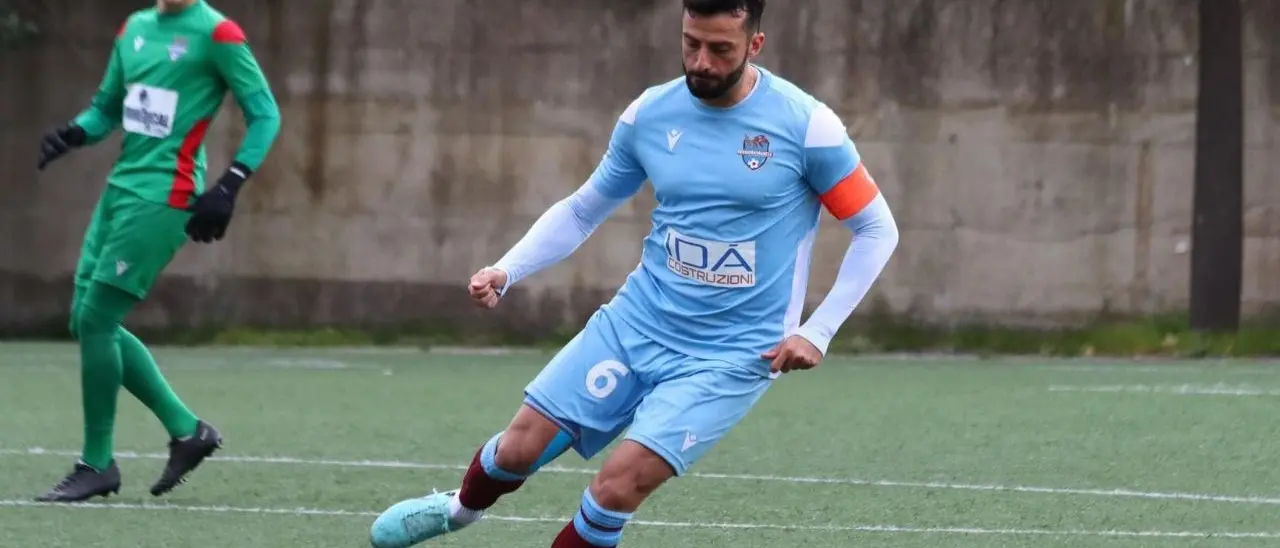 Dilettanti, la Reggioravagnese rompe il silenzio: il primo squillo è il rinnovo del capitano Consalvo Cordova\n