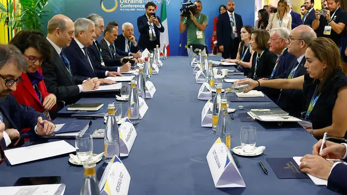 Al via a Roma la Conferenza per la ripresa dell’Ucraina: circa 5mila i partecipanti all’evento internazionale\n