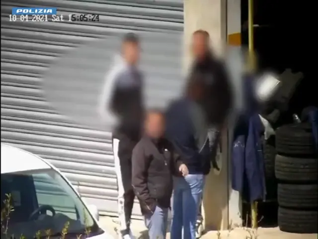 Nei container o tra i chicchi di caffè, così tentavano di far arrivare in Calabria la cocaina dalla Colombia: i dettagli dell’inchiesta